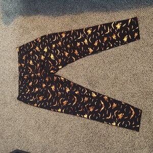 No Boundaries Halloween Leggings